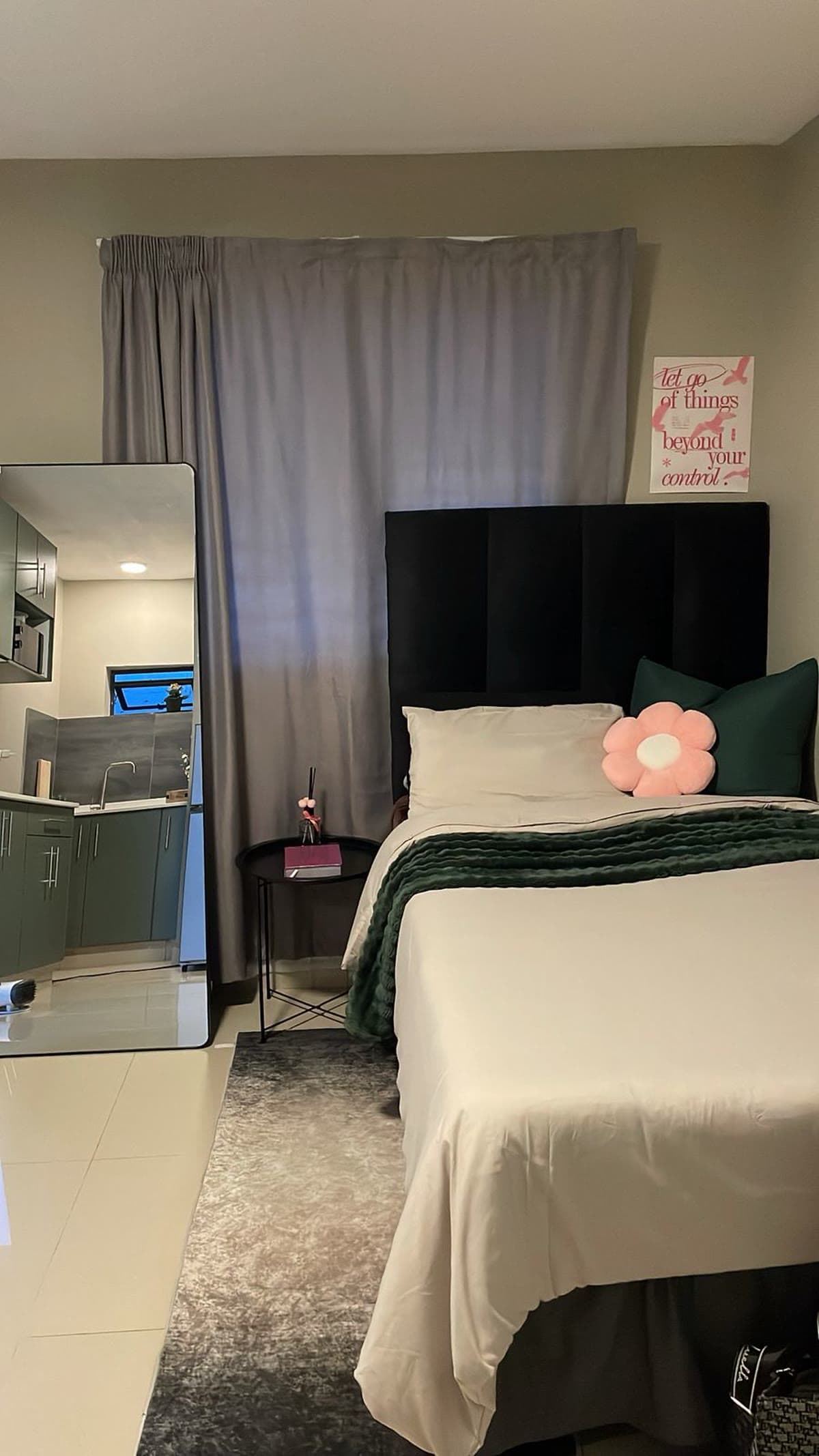 Example studio room layout at 33 Essex